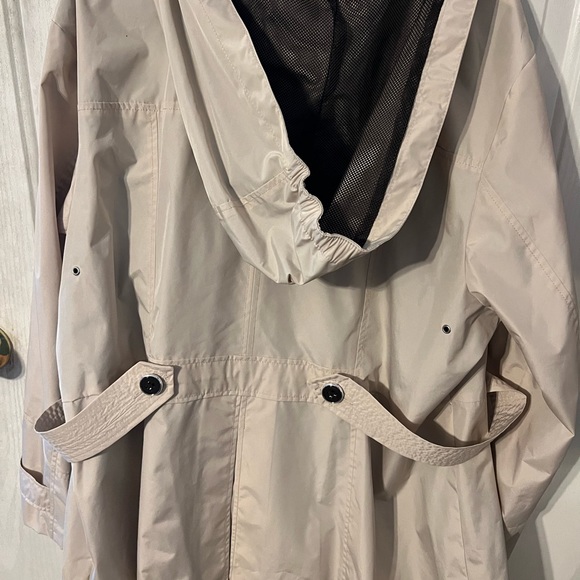 Women’s INTL Coat/Jacket - Picture 7 of 7